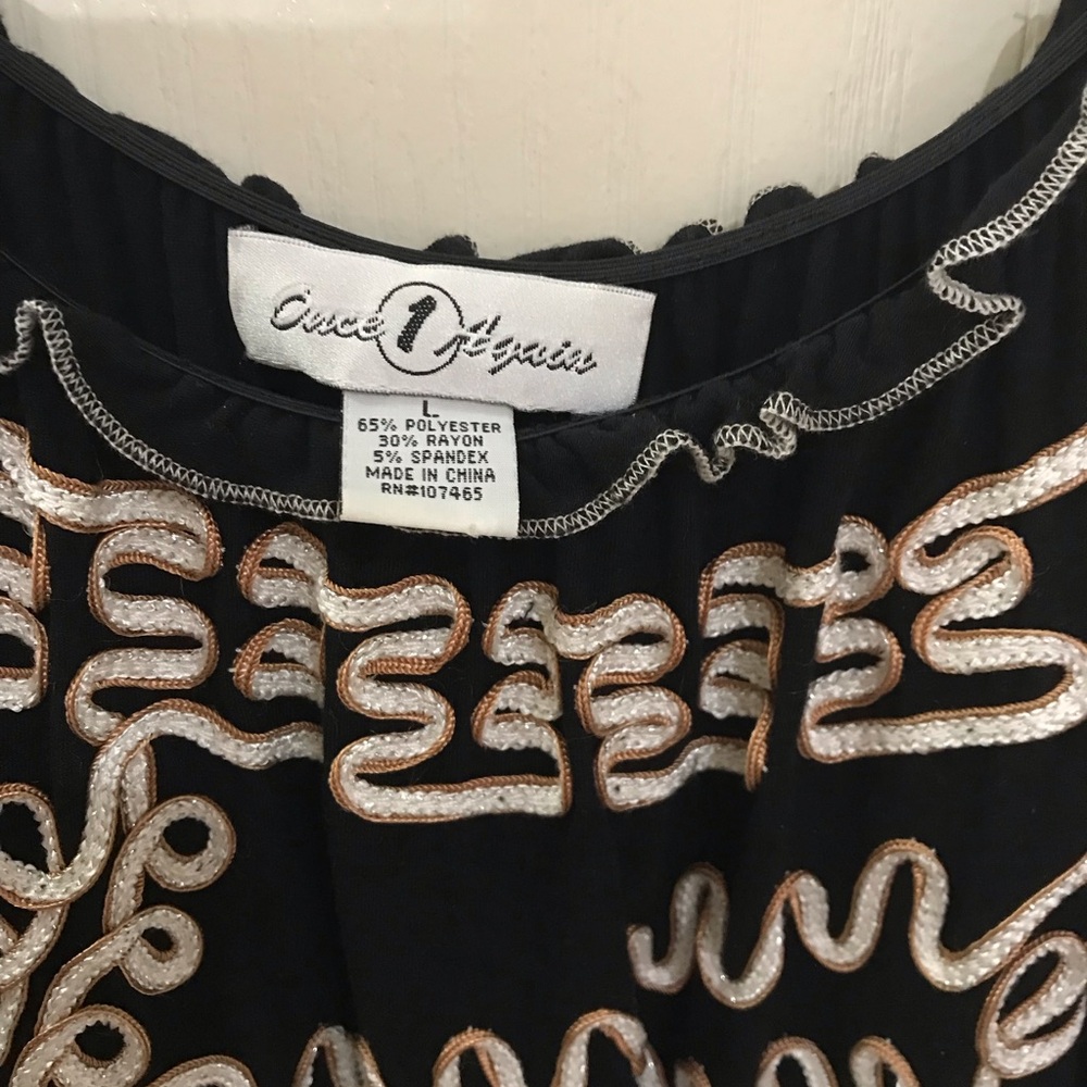 Black and White Embroidered Women's Top - Picture 4 of 6